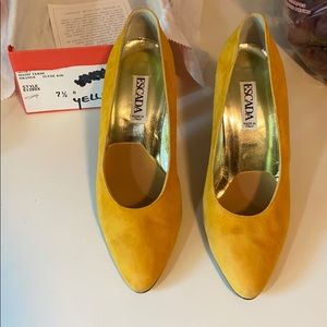 Gorgeous Gold Suede Kid Escada Pumps!